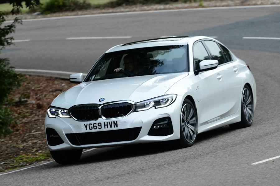  BMW 330e M Sport (G20) 2019 года  (UK) (фото 2 из 25)